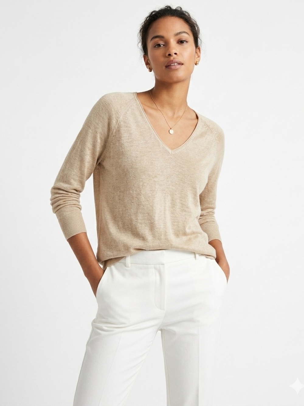 Theory Wynn a Sag Harbor Lightweight V-Neck Linen Blend Pullover